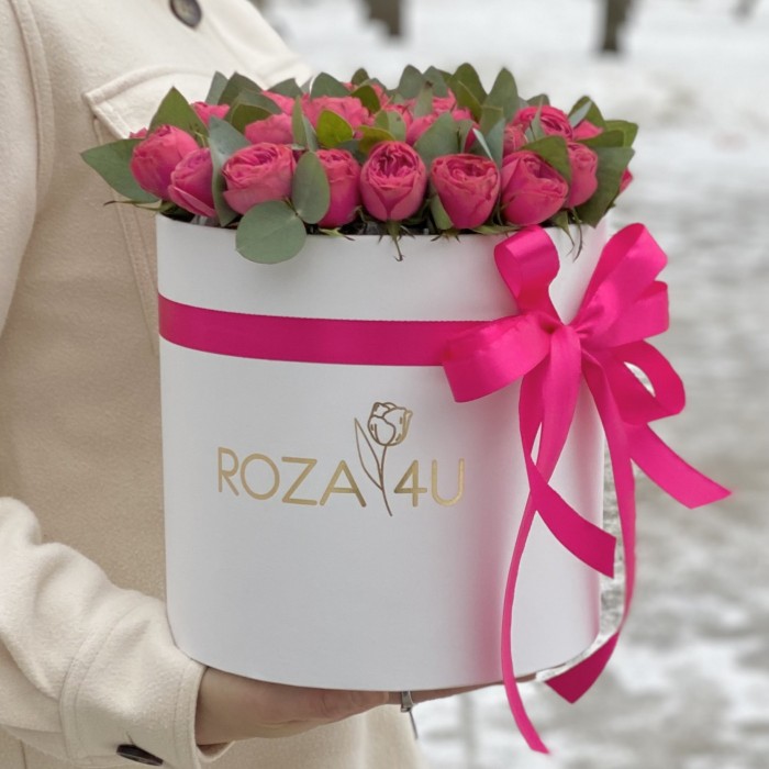 Яркие пионовидные розы в коробке Гранд Трендсеттер